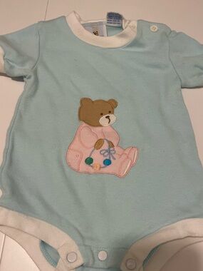Baby Kisses Vintage Brand Baby Size 3-6 Months Teddy Bear One Piece Body Suit